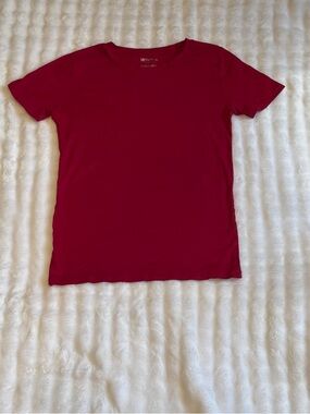 Merona Women’s The Ultimate Red Short Sleeve Fitted Shirt Size Medium